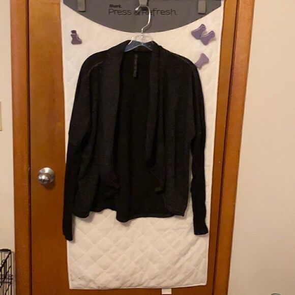 Black athletic jacket    - Picture 1 of 4